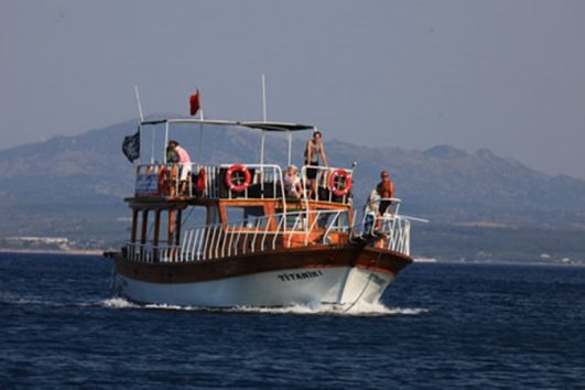 Bozcaada Tekne Turu - Fiyatlar ve Program Detayları - Bi'Günlük Turlar